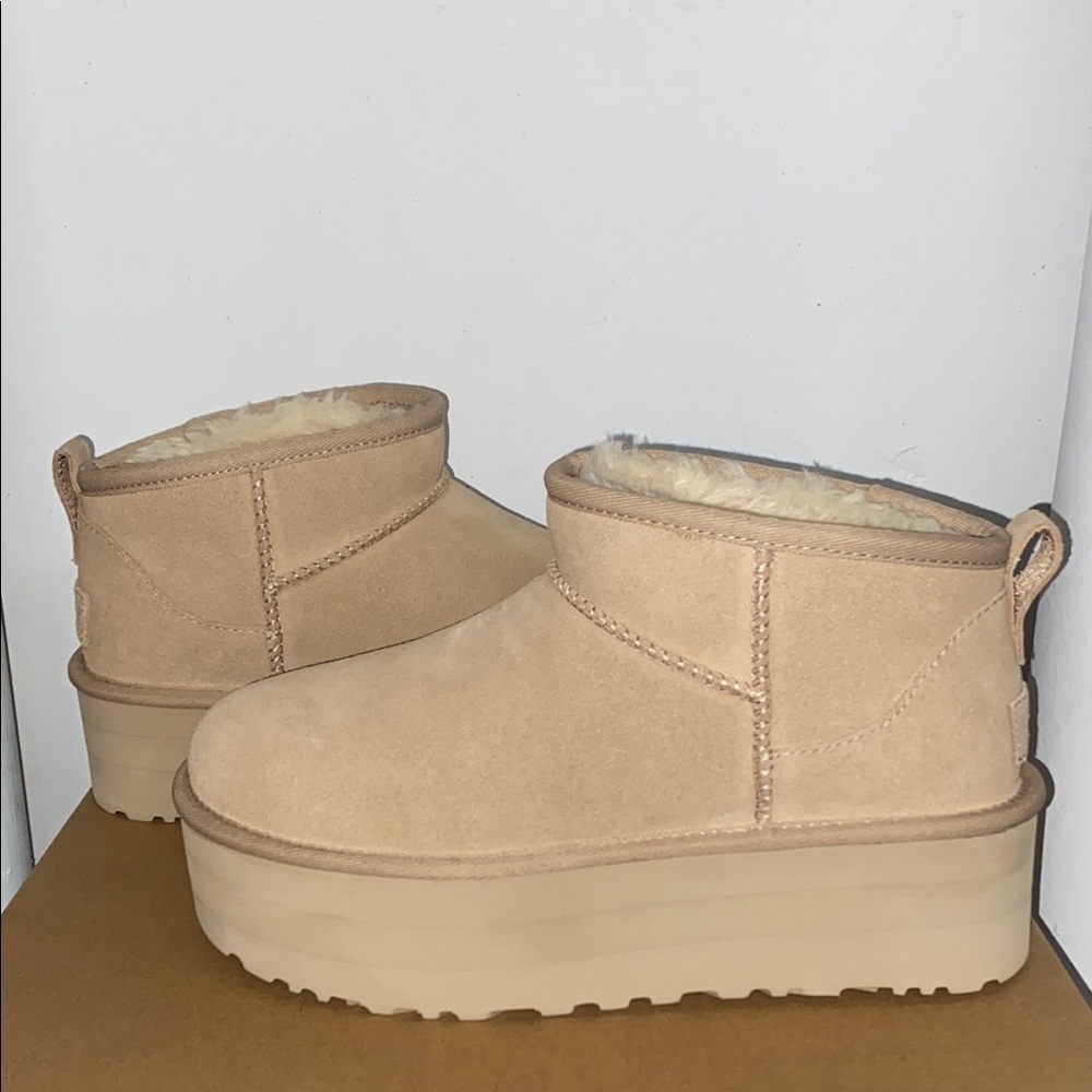 UGG CLASSIC ULTRA MINI PLATFORM